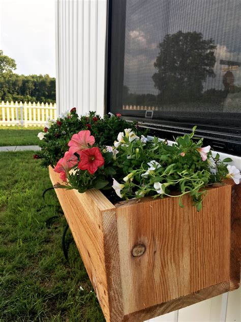 Glue and nail the back into the sides and then the front into the sides. Cedar window box. | Cedar window boxes, Window box, Modern ...