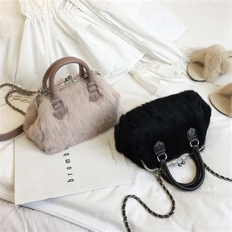 Luxury Faux Fur Bucket Bags Chains Women Messenger Bag 2018 Winter Plush Females Tote Fashion Pu