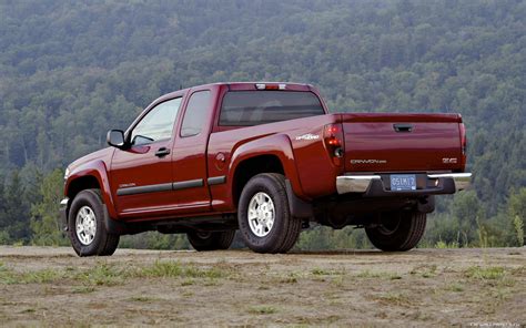 There are two bed lengths and four trim levels available: GMC Canyon Extended Cab SLT 2015 | SUV Drive