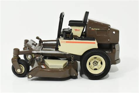 1 16 grasshopper zero turn mower mid mount model 322d daltons farm toys