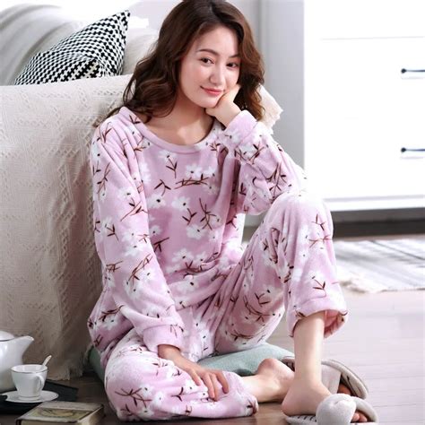 Winter New Warm Flannel Elegant Women Sleepwear Pajamas Girl Floral Print Pajama Sets Coral