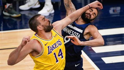 View his overall, offense & defense attributes, badges, and compare him with other players in the league. La gran noche de Facundo Campazzo con los Nuggets se queda ...