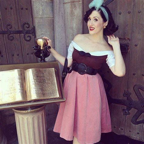 An Undercover Disney Princess Shares The Secrets Of Disneybounding Disneybound Dapper Day