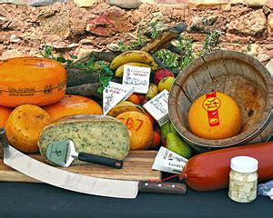 Farmers in countries all around the world employ volunteers (wwoofers) who live and work at the farm for periods of time, gaining first hand experience in organic growing methods and other aspects. Shopping | Discover the Magaliesberg!