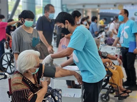 เริ่มวันนี้ ลงทะเบียนฉีดวัคซีน ทุกช่องทาง ais dtac true nt เช็คเลย ณ ศูนย์ฉีดวัคซีนกลางบางซื่อ เช็คเลย เริ่มวันนี้ ผู้สูงอายุ 60 ปีขึ้นไป ลงทะเบียนฉีดวัคซีนผ่าน ...