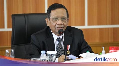 Kurang lebih sepekan berada di intan jaya untuk melakukan pemantauan dan penyelidikan terhadap kematian pendeta yeremias zanambani. Mahfud Apresiasi TNI dalam Penetapan Tersangka Pembakaran ...