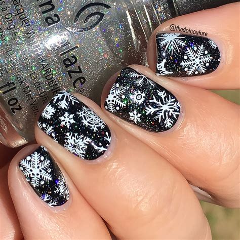 Even if summer is beginning in your part of the world, there's nothing stopping you from joining the festivities by decorating your nails with a nice wintery pattern or maybe just doing a shiny blue glitter gradient in honour of queen winter. Winter Wonderland Nail Art! - Cute Girls Hairstyles
