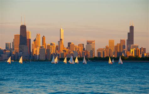 Share all sharing options for: Chicago Skyline Lake And Boats During The Golden Hour ...