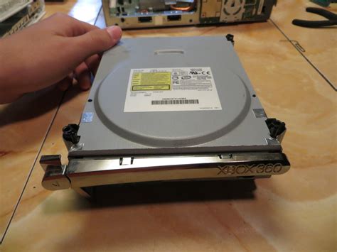 How To Fix A Stuck Xbox 360 Or Pc Disc Tray 7 Steps Instructables