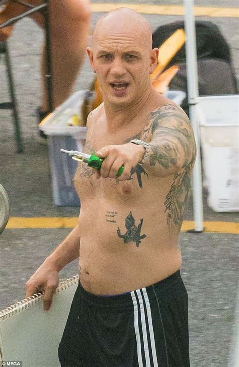 Tom Hardy Is Unrecognisable With Bald Head As He Films Al Capone Flick Tom Hardy Tom Hardy
