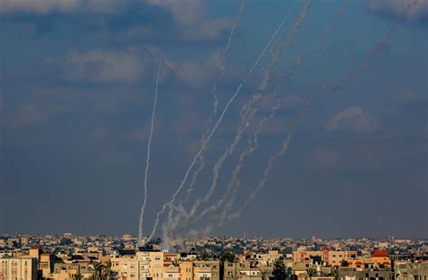 Us Senators Twice Forced To Shelter As Hamas Rockets Target Tel Aviv The Times Of Israel