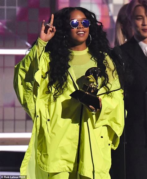 Her Is Unmissable In Fluoro Yellow At 2019 Grammy Awards Daily
