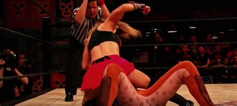 Exclusive Clip Of Sexy Star Vs Mariposa On El Rey S Lucha Underground