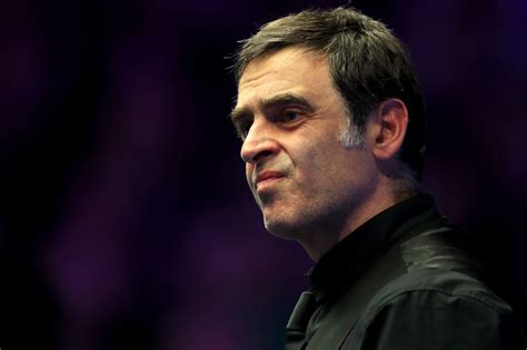 Ronnie O’Sullivan almost tipped over the edge by snooker cue issues in