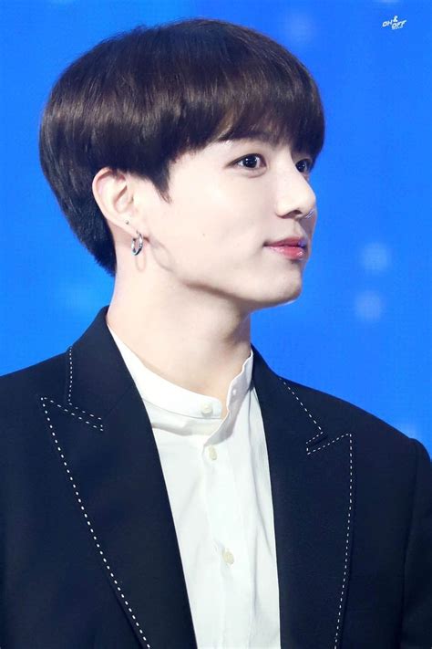 Jungkook is the main vocalist of the sensational boy group. Pin by jiminluv on JUNGKOOK 2019 | Jungkook, Bts jungkook ...