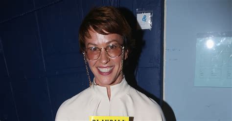 See her new look see pictures of the ironic singer with her chopped locks by jess cohen apr 19, 2018 10:19 20.04.2018 · alanis morissette has stepped out looking almost unrecognisable with a new, short hair 'do! Alanis Morissette Is Unrecognizable with Short Hair — See ...