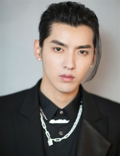 His solo work consists mainly of movie and tv show. 有种"整容"叫吴亦凡减肥后，当他穿西装秀身材时，超模腿谁能比_腾讯新闻