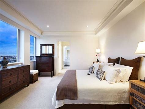 Instant quality results at searchandshopping.org! Modern bedroom design idea with carpet & built-in wardrobe ...