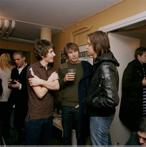 Awesome People Hanging Out Together Alex Turner Alex Kapranos And