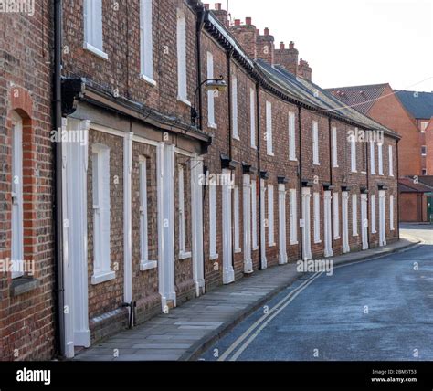 Row House Living Street Hi Res Stock Photography And Images Alamy