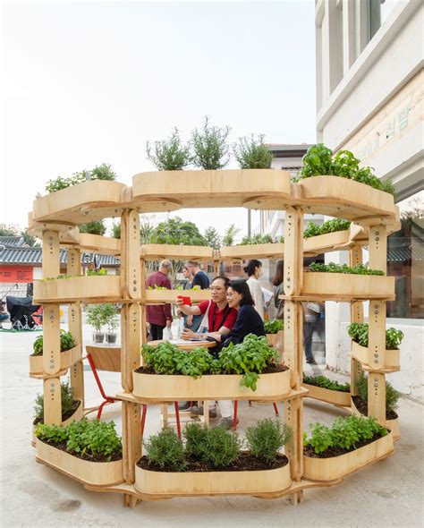 Urban Gardening Is Made Easy With Growmore Modular Planter System Curbed