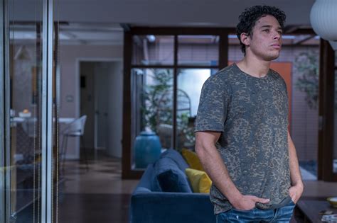 Anthony Ramos On Going Toe To Toe With Uzo Aduba On Hbos ‘in Treatment