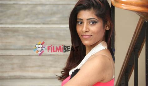 Gayatri Telugu Actress Photos Latest Hd Images Pictures Stills