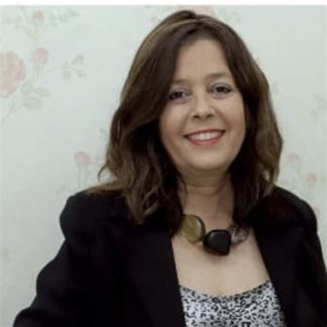 Dra Adriana Novaes Rodrigues Dermatologista Especialista Em Medicina