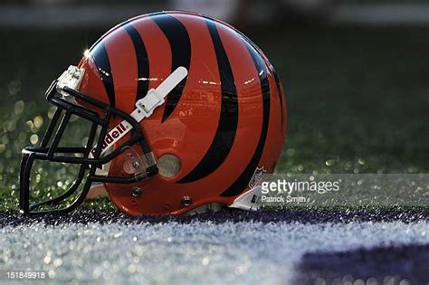 Bengals Helmet Photos And Premium High Res Pictures Getty Images
