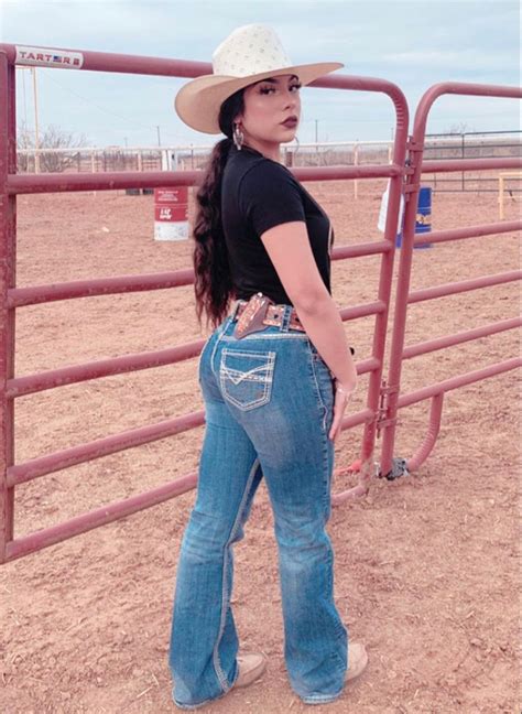 Latina Cowgirls