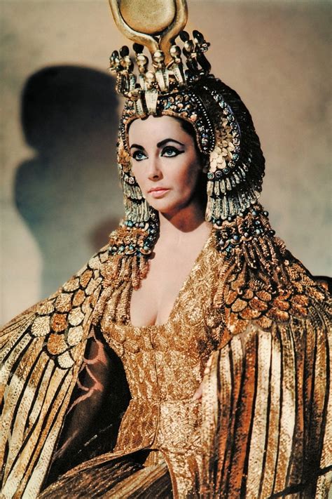 Elizabeth Taylor Dieses Ikonische Cleopatra Kostüm Steckt Voller