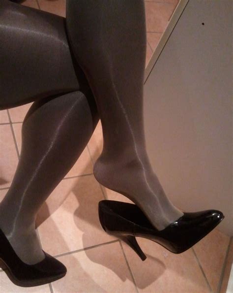 Pingl Sur Lovely Pantyhose Covering My Legs