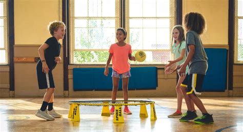 15 Best Group Games For Kids To Keep Them Entertained