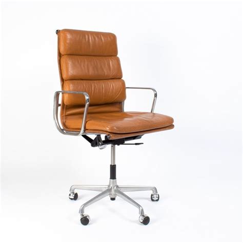 Herman miller's aeron office chair is designed to meet the needs of today's work, workers and work environments. Charles & Ray Eames for Herman Miller EA219 office chair ...