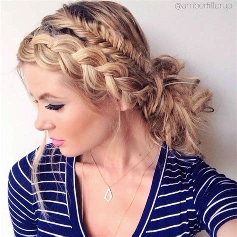 Not the best braider but want to add pretty detailing to your long, luscious locks? 22 Stunning Braid Hairstyles for Long Hair - Pretty Designs