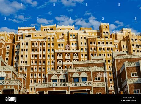 United Arab Emirates Dubai The Palm Jumeirah Building With Yemen