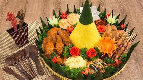 Kamu mungkin menyadari bahwa jelang puncak hut kemerdekaan ri setiap untuk tahun ini, daerah yang melakukan doa bersama misalnya pemerintah kota surabaya yang. Rayakan HUT RI Ke-71, Ini Resep Tumpeng yang Lezat ...