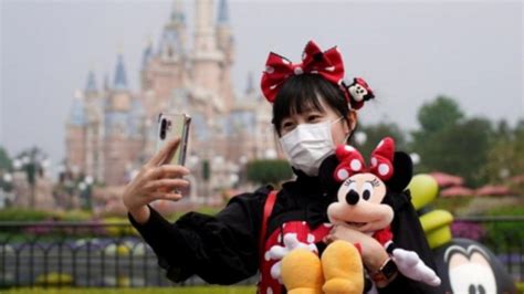 Disneyland Shanghai Lockdown Ribuan Pengunjung Terkurung Di Dalam
