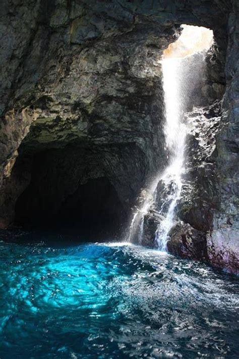 Kauai Beautiful Sea Caves Places I Want To Visit