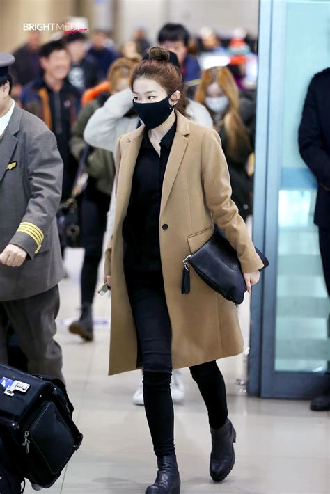 Fashionista seulgi adalah sesuatu yang luar biasa yang bisa dibanggakan oleh para reveluv! Red Velvet Seulgi Airport Fashion - Official Korean Fashion