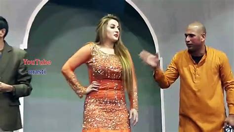 New Pakistani Stage Drama Clip Best Stage Performance By Amanat Chan