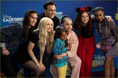 Watch the official big sky online at abc.com. Dove Cameron & Sofia Carson Join 'Descendants 3' Cast at ...