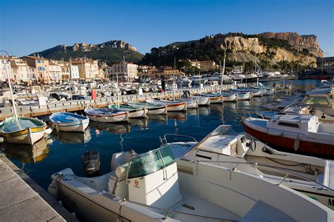 Antalya aquarium is the closest landmark to porto bello hotel resort & spa. Cassis - Arts et Voyages