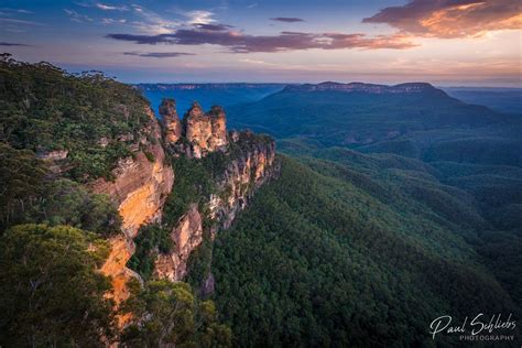 An Awesome Dusk At The Three Sisters Blue Mountains Nsw Australia