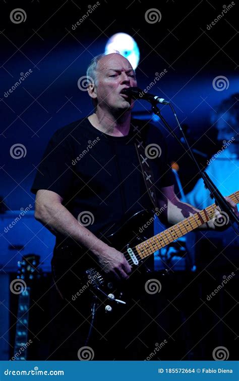David Gilmour During The Concert Editorial Stock Image Image Of Pink