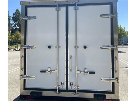 Small Refrigerated Trailer 16