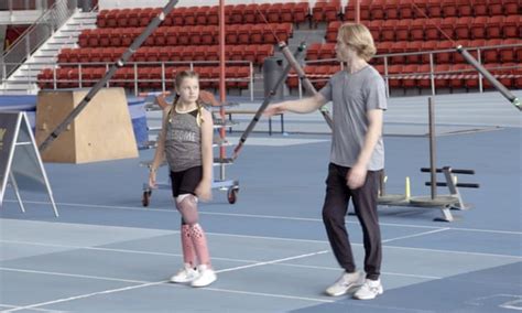 Tonights Tv Champion Sprinter Jonnie Peacock Mentors Young Paralympic