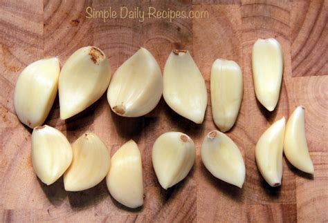 Misuse of garlic is a crime. How Many Garlic Cloves Are in a Head of Garlic? - Simple ...