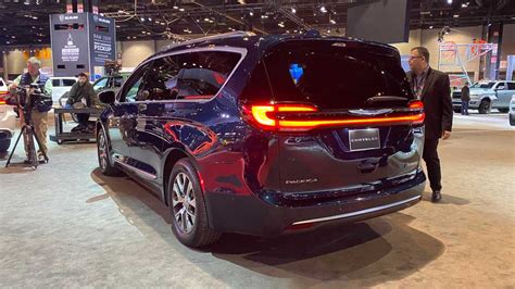 2021 Chrysler Pacifica Debuts Facelift Pinnacle Trim And Awd Option