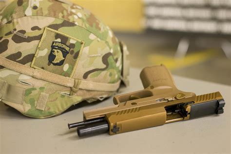 M17 Mhs To Arm Soldiers Down To Team Leader Level The Firearm Blog